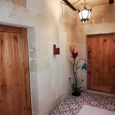 Sixty Two #4 * Victoria