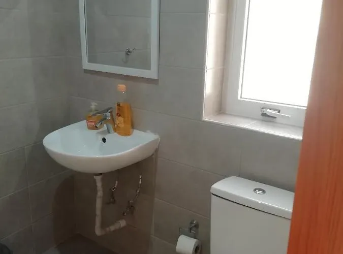 Appartement Sixty Two #4 *