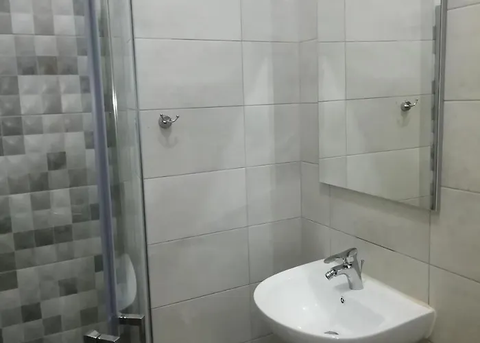 Sixty Two #4 Victoria